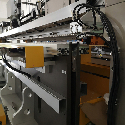 Hochgradig anpassbare und skalierbare Blindmaschine für CNC-Anwendungen