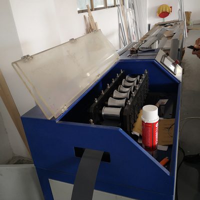 Stromförmige Produktion Aluminium Roll Blinds Herstellungsmaschine mit halbautomatischer Qualität
